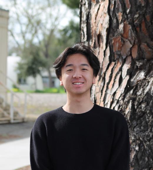 Alex Pham Headshot
